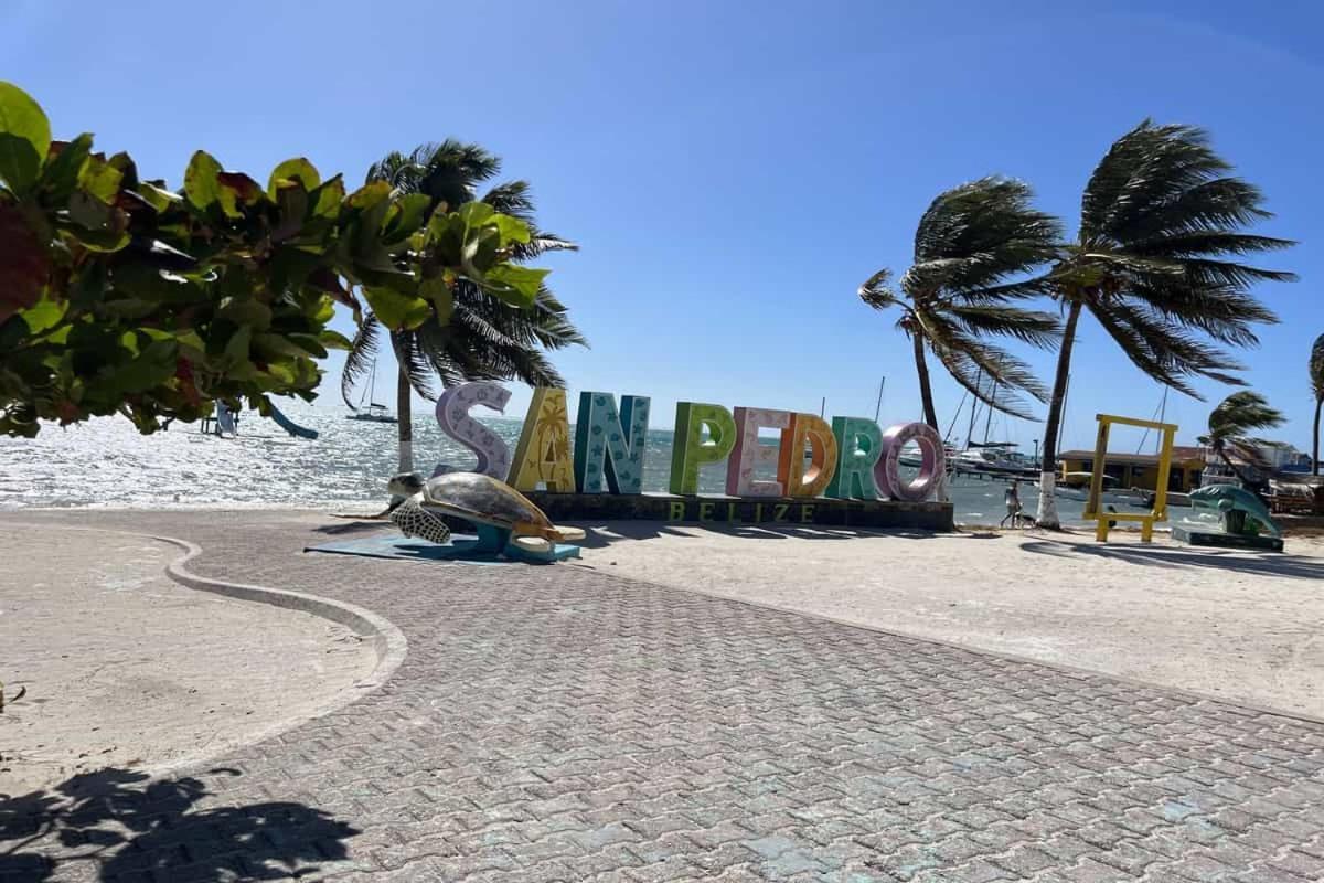 Hotel White Sands Cove San Pedro  Exteriér fotografie